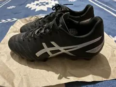 アシックスサッカー スパイク25.5cmワイド3E DSライト黒シルバー