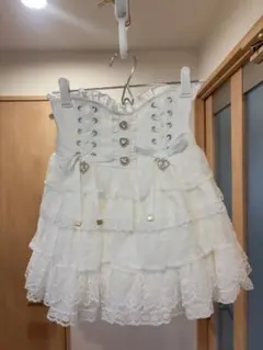 美品 LIZLISA 花柄ティアードスカパン 白 フリー リボン付 - メルカリ