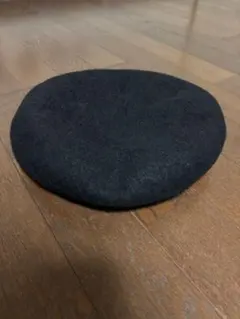 黒ベレー帽