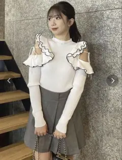 dazzlin ショルダーオープンフリルニット