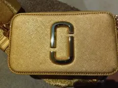 【レア】Marc Jacobs ショルダーバッグ　ゴールド　金　ロゴ　スクエア