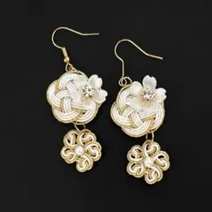 【水引ピアス】白×ゴールド☆ 桜結び
