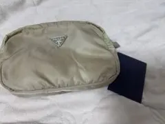 PRADA ベージュ ナイロンポーチ