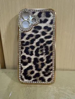 iPhone16ケース　ヒョウ柄キラキラ