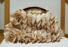 【TIARA】フリルデザイン ベージュ 結婚式 パーティーバッグ チェーンバッグ