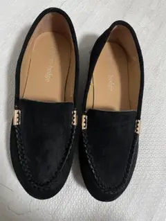 ブラックスエードローファー