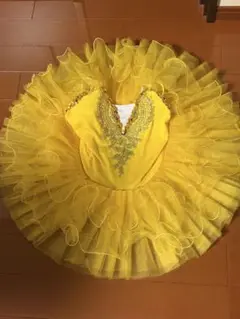 値下げしました　バレエ衣装　黄色 フリル付き　150