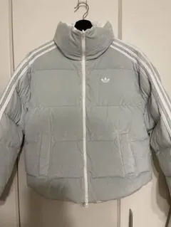 adidas くすみグリーン ダウン