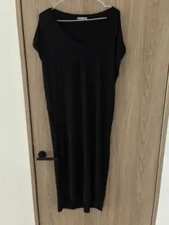 ZARA Vネック ロングワンピース ブラック