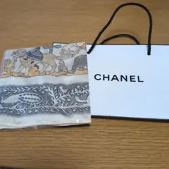 CHANEL 動物柄 スカーフ　ショッパー付き