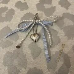 ②ハート型チャーム付きリボン