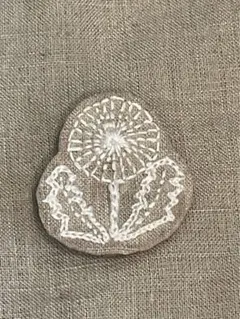 ハンドメイド　刺繍ブローチ　＊はな＊⑦