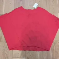 新品タグ付き 半袖Tシャツ レッドのサムネイル