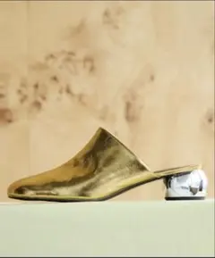 Ameri OVAL MOTIF VOLUME MULE ミュールゴールドのサムネイル