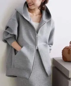 【SLOBE IENA】ボリュームジップアップフーディー