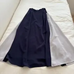 ネイビーとホワイトのAラインドレス