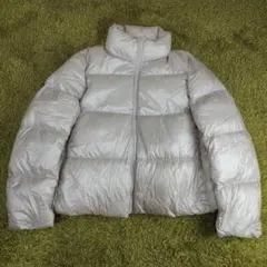 ユニクロ　シャイニーボリュームジャケット　ウルトラライトダウン　L　 パール色