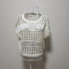 【M】イング　アイボリー フリンジデザイン 半袖ニット