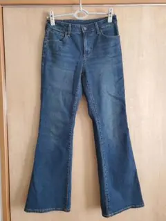 GU スリムフレアジーンズ Mサイズ ブルー