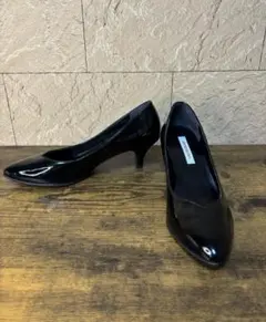 【未使用級！！】LIMITED EDITION 黒 エナメルパンプス 冠婚葬祭のサムネイル