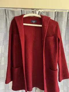 ハーフフード付きウール混コート（エンジ色）