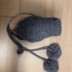 グレー ニット 耳あて ポンポン付き