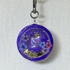 紫の花 丸型シェイカーチャーム