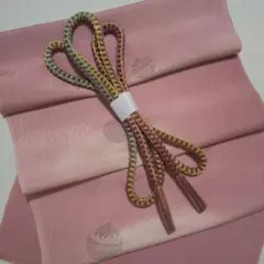 和装小物 落ちついたベージュがかっている紫の丹後ちりめんの帯揚げ帯締めセット