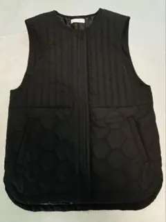 ブラックキルティングベスト