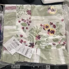 【新品】ローラアシュレイ　花柄フリル付きエプロン