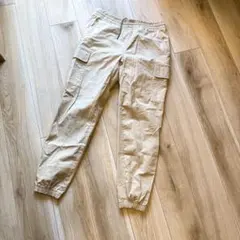 New Balanceメンズ　ズボン　ベージュ カーゴパンツ 複数ポケット