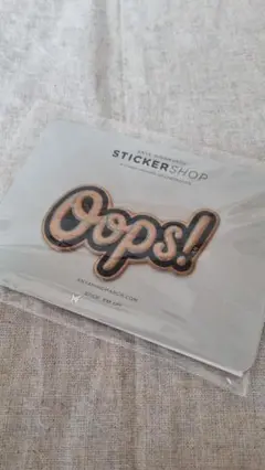 Anya Hindmarch Oops! ステッカー
