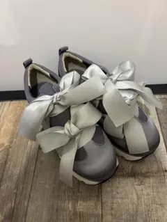 merry jenny真中まなribbon ribbon ribbonスニーカー - メルカリ
