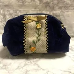 ハンドメイド　ポーチ　フランス刺繍　ネイビー　花　バラ　ベロア　ラウンド