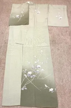薄緑 付け下げ風 白い花模様 着物