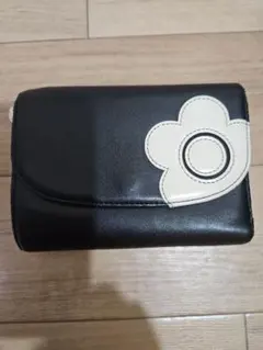 ★★MARY QUANT★ 二つ折り財布 ブラック×ホワイト✨可愛い✨のサムネイル