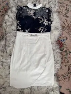 dazzy store 刺繍入りネイビーとホワイトドレス