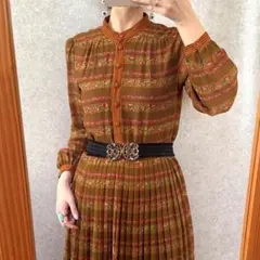 ヴィンテージ レトロ古着 花柄バンドカラーワンピース くるみボタン 茶オレンジ系