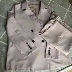 薄いピンク ダブルブレストジャケット パンツセットアップ