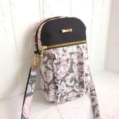 ハンドメイドのスマホポシェット