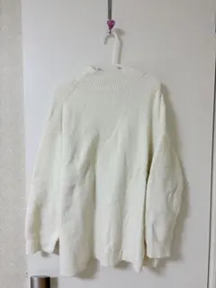 GU ホワイト タートルネック セーター