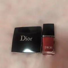 ❀Dior ❀ネイル レッドマニキュア とゴールドアイシャドー
