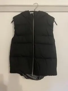 セオリーリュクス　黒 フード付きダウンベスト