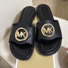 MICHAEL KORS ブラック スライドサンダル