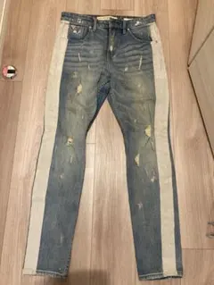 Guess ストーンウォッシュ　デニム　ダメージのサムネイル