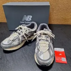 【美品】New Balance ニューバランスM1906AD シルバー 26cmのサムネイル