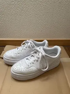 NIKE コートビジョン　ホワイト 24.5cm B級品