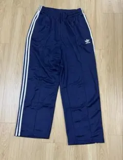 adidas originals トラックパンツ　ジャージ　ネイビー　Mのサムネイル