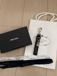 PRADA キーホルダー キーリング　ロボット