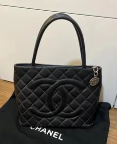 シャネル マトラッセ デカココ チェーンショルダー パテント シルバー
